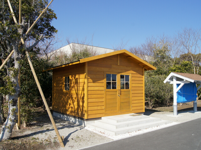 ミニログキットのパネルハウス3636。夏島都市緑地(公園設置)