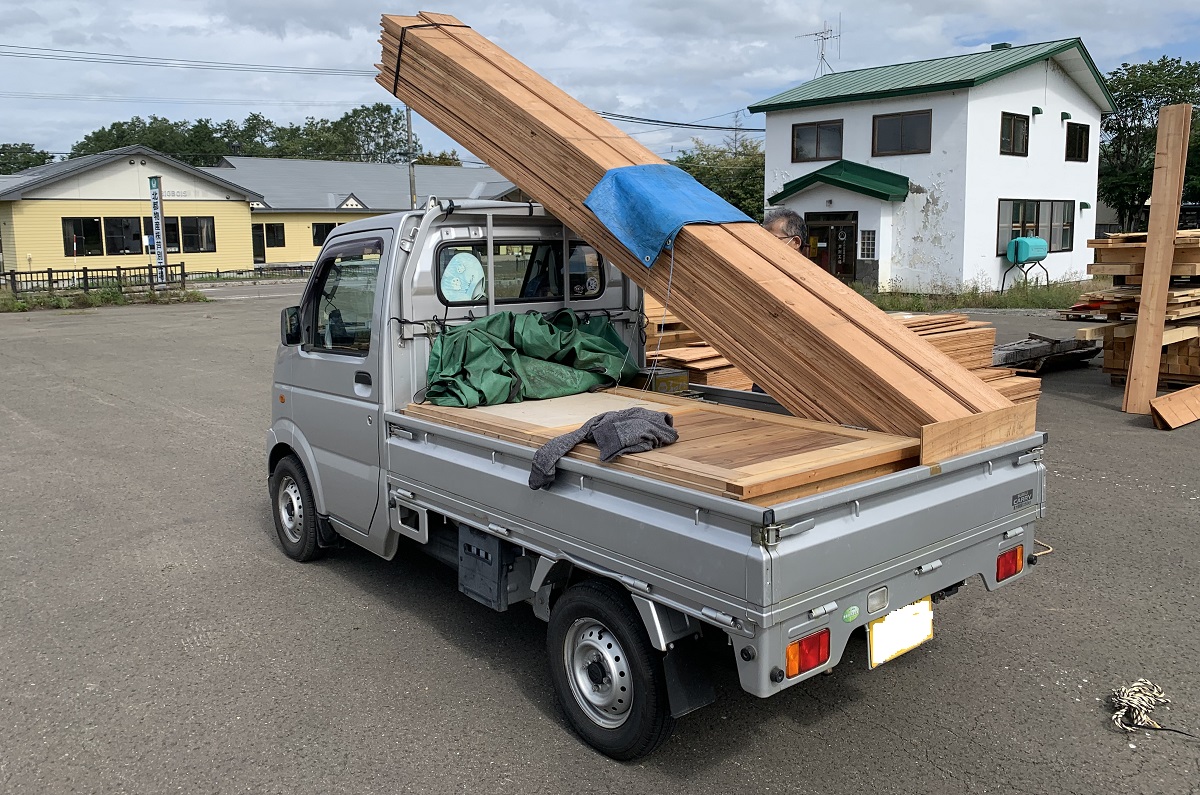 3坪ハウスは軽トラック2台分の荷物量とお考え下さい。