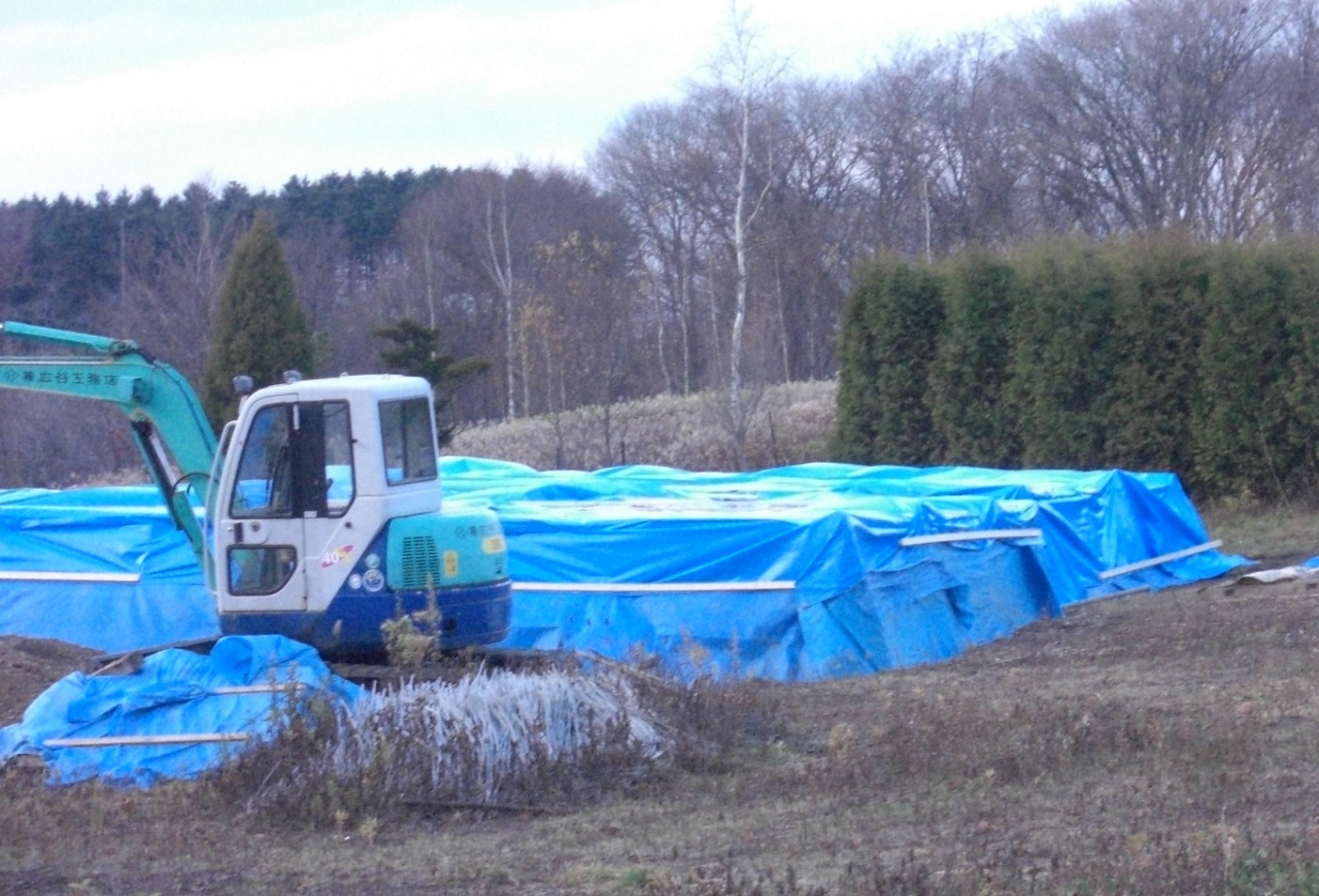 雨天時に屋外建築作業しているプロはほとんどいません。