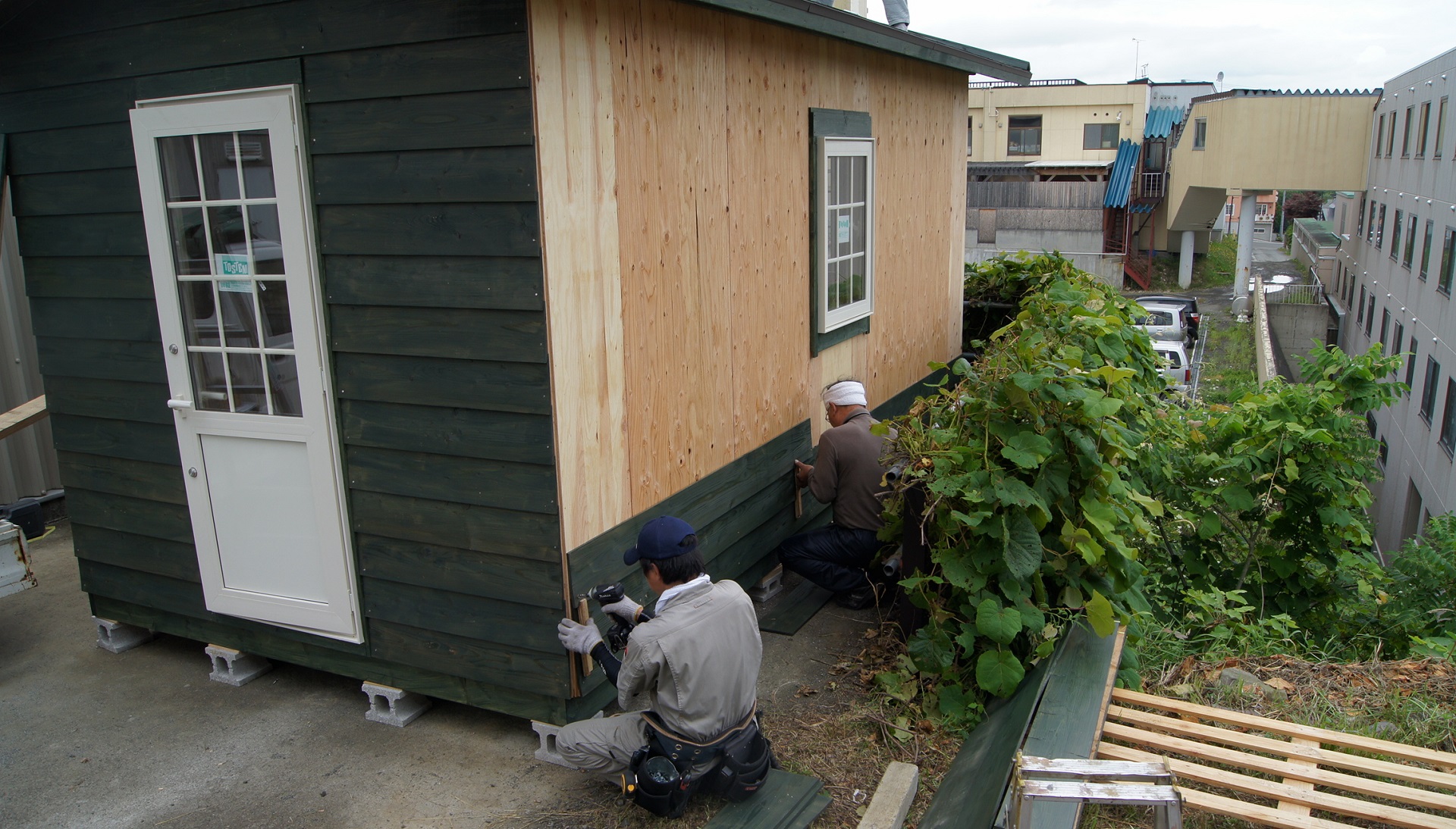 住宅設計においても地盤から１m以下の部分に防腐処理しなければなりません。